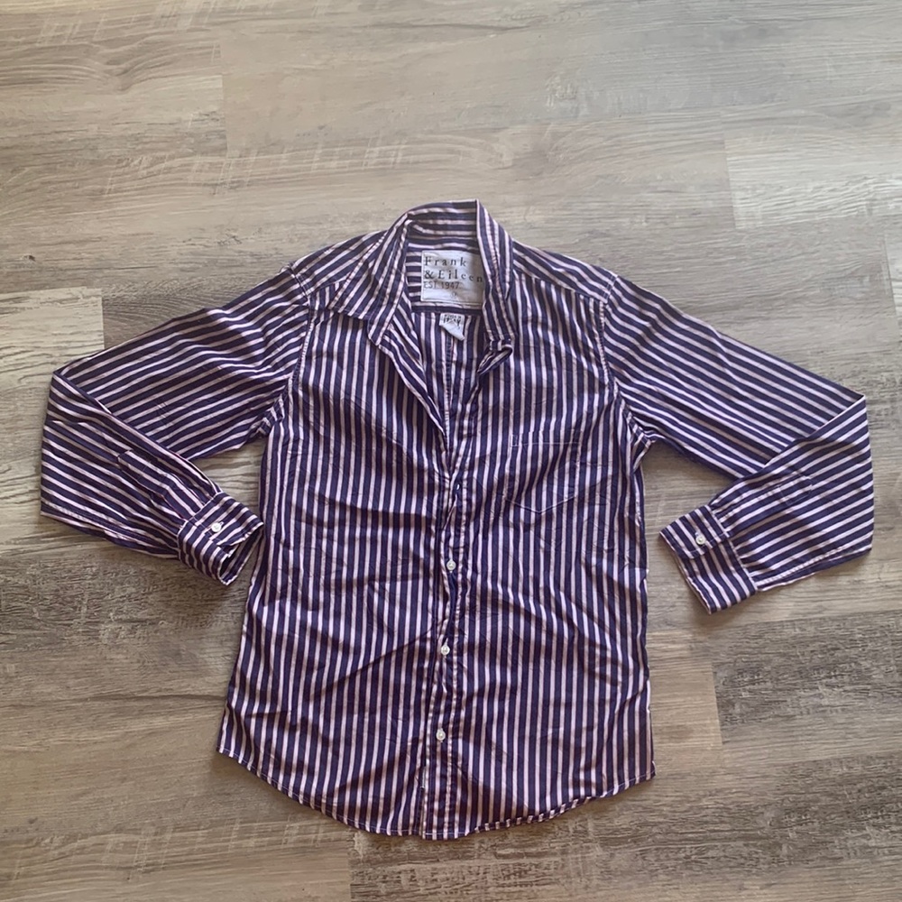 Frank and Eileen button down. 100% cotton. Size M.